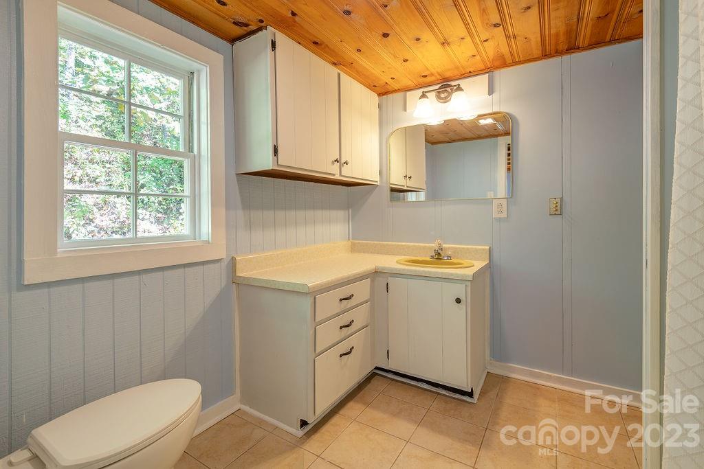 107 Welch Road Candler NC 28715