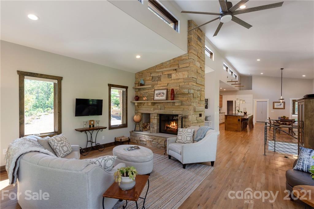 121 High Hickory Trail Swannanoa NC 28778
