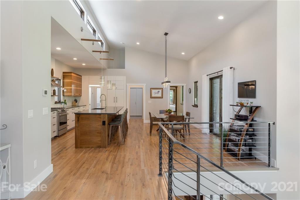 121 High Hickory Trail Swannanoa NC 28778