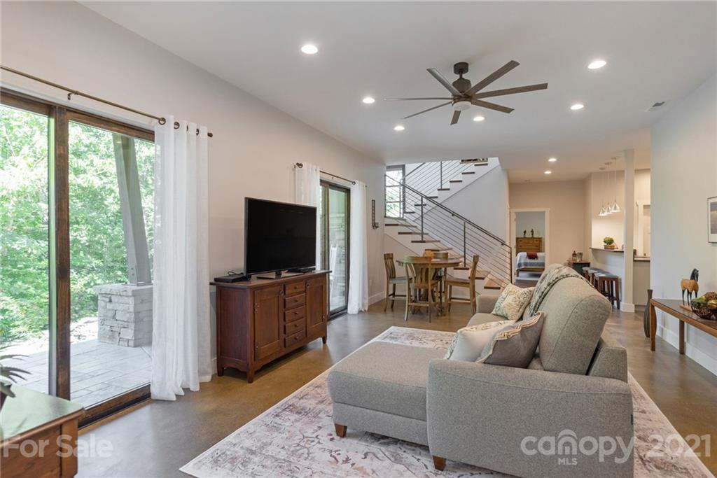 121 High Hickory Trail Swannanoa NC 28778