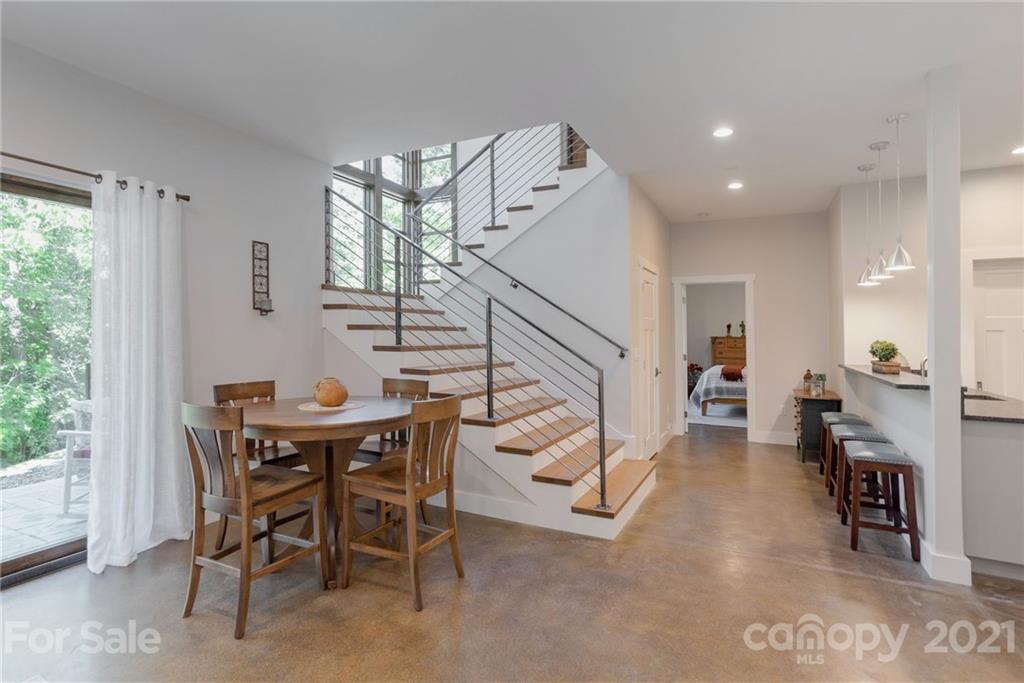 121 High Hickory Trail Swannanoa NC 28778