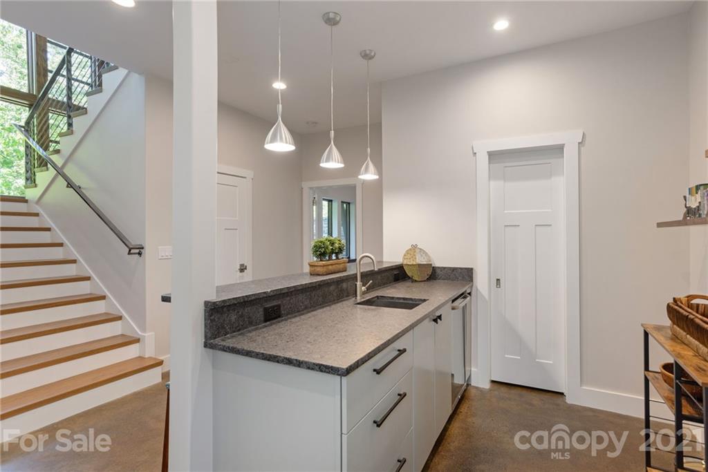 121 High Hickory Trail Swannanoa NC 28778