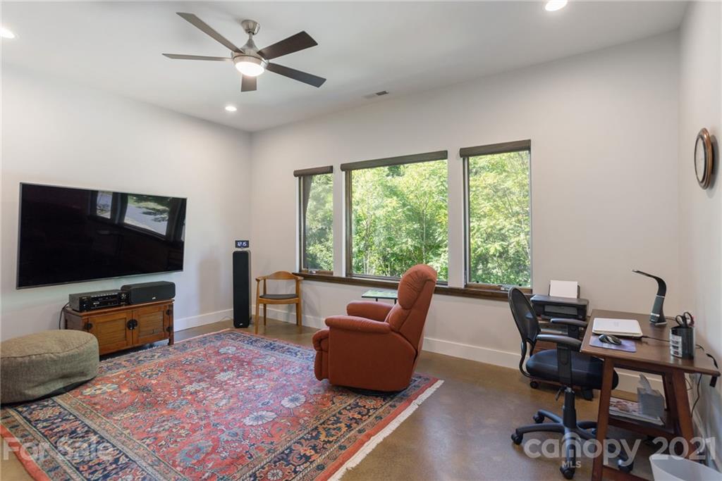 121 High Hickory Trail Swannanoa NC 28778