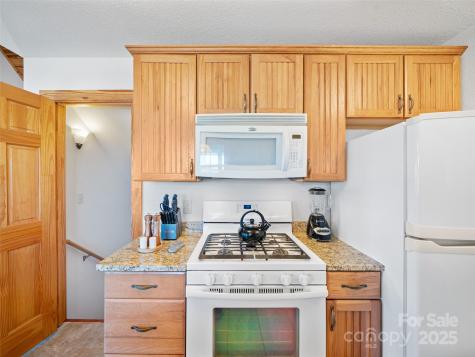 20 Claw Court Bakersville NC 28705