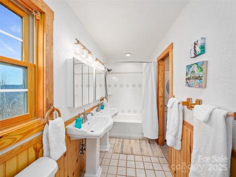 20 Claw Court Bakersville NC 28705
