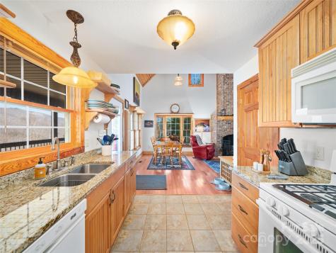 20 Claw Court Bakersville NC 28705