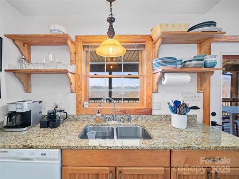 20 Claw Court Bakersville NC 28705