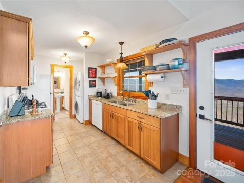 20 Claw Court Bakersville NC 28705