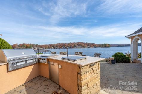 444 Glenbrook Springs New London NC 28127