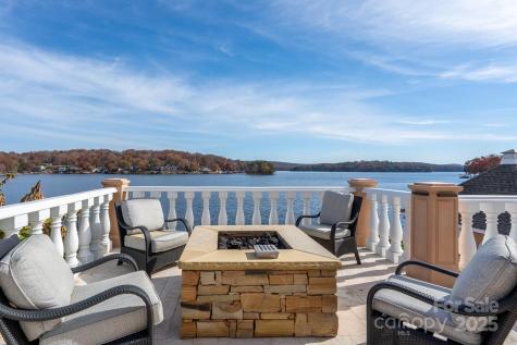 444 Glenbrook Springs New London NC 28127