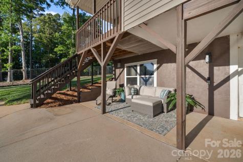 710 Riverwood Drive Lexington NC 27292