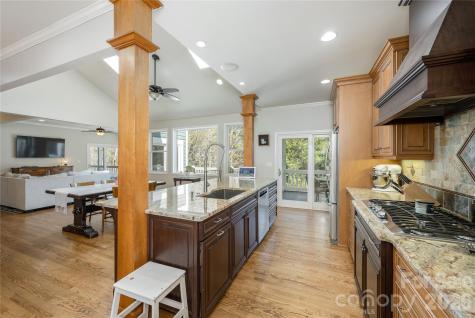 102 Brookhollow Drive Flat Rock NC 28731