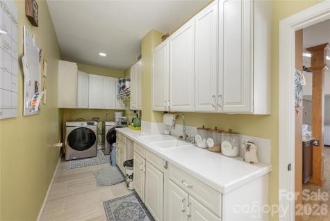 102 Brookhollow Drive Flat Rock NC 28731