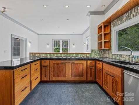 111 Rathfarnham Circle Asheville NC 28803