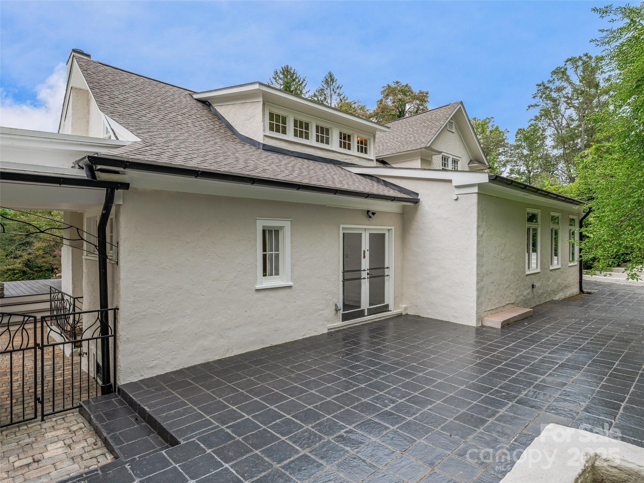 111 Rathfarnham Circle Asheville NC 28803