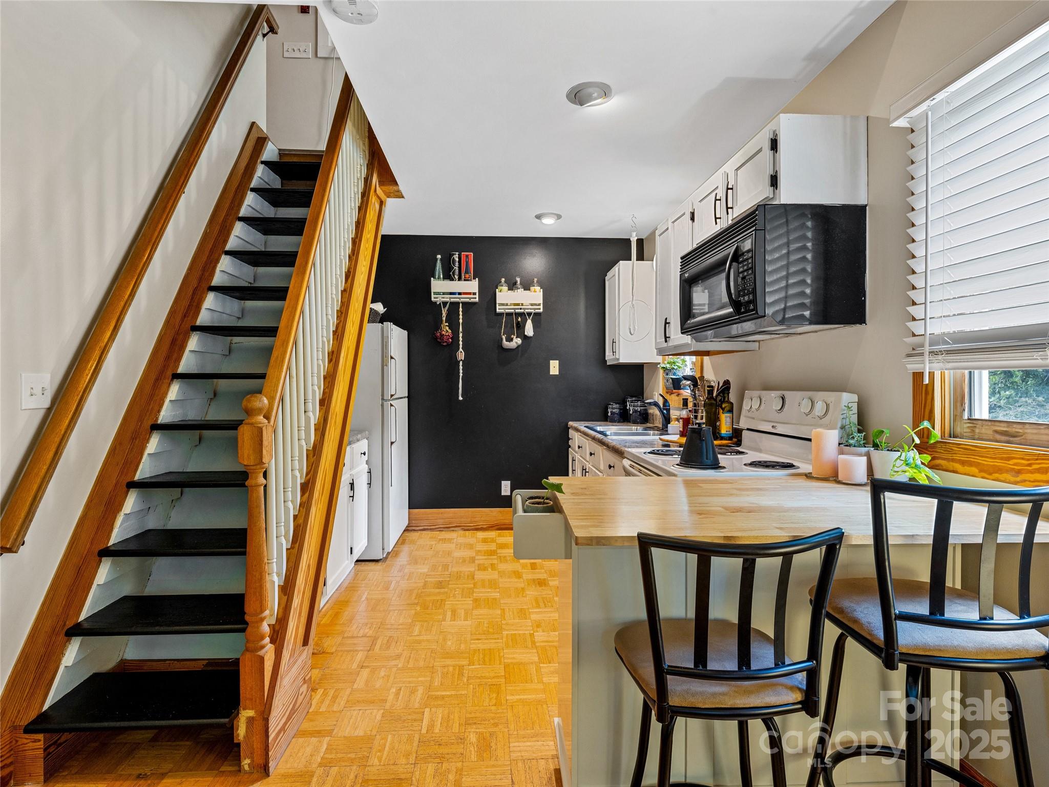 11 Pinewood Road Asheville NC 28805