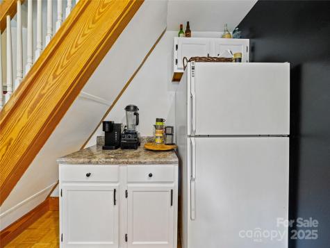 11 Pinewood Road Asheville NC 28805