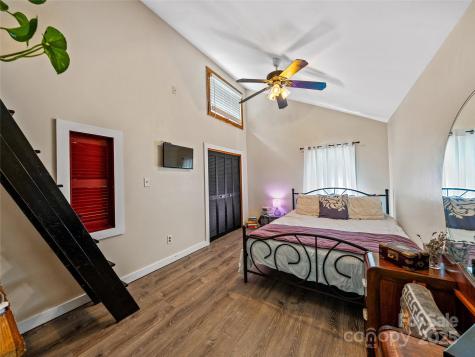 11 Pinewood Road Asheville NC 28805