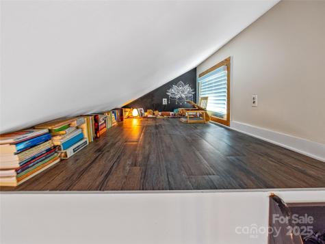 11 Pinewood Road Asheville NC 28805