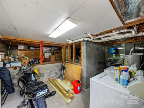 11 Pinewood Road Asheville NC 28805