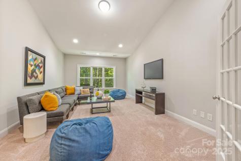 212 Seven Oaks Landing Belmont NC 28012