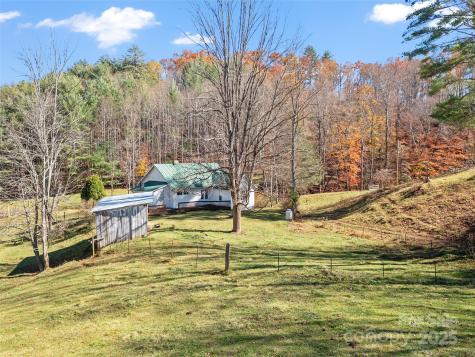 321 Lyle Lane Green Mountain NC 28740