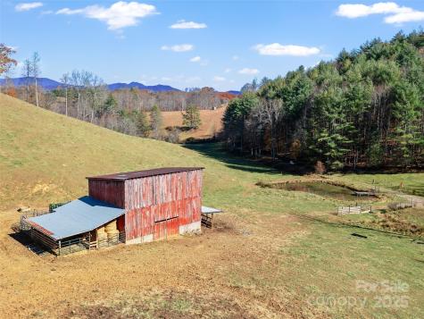 321 Lyle Lane Green Mountain NC 28740