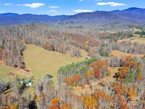 321 Lyle Lane Green Mountain NC 28740
