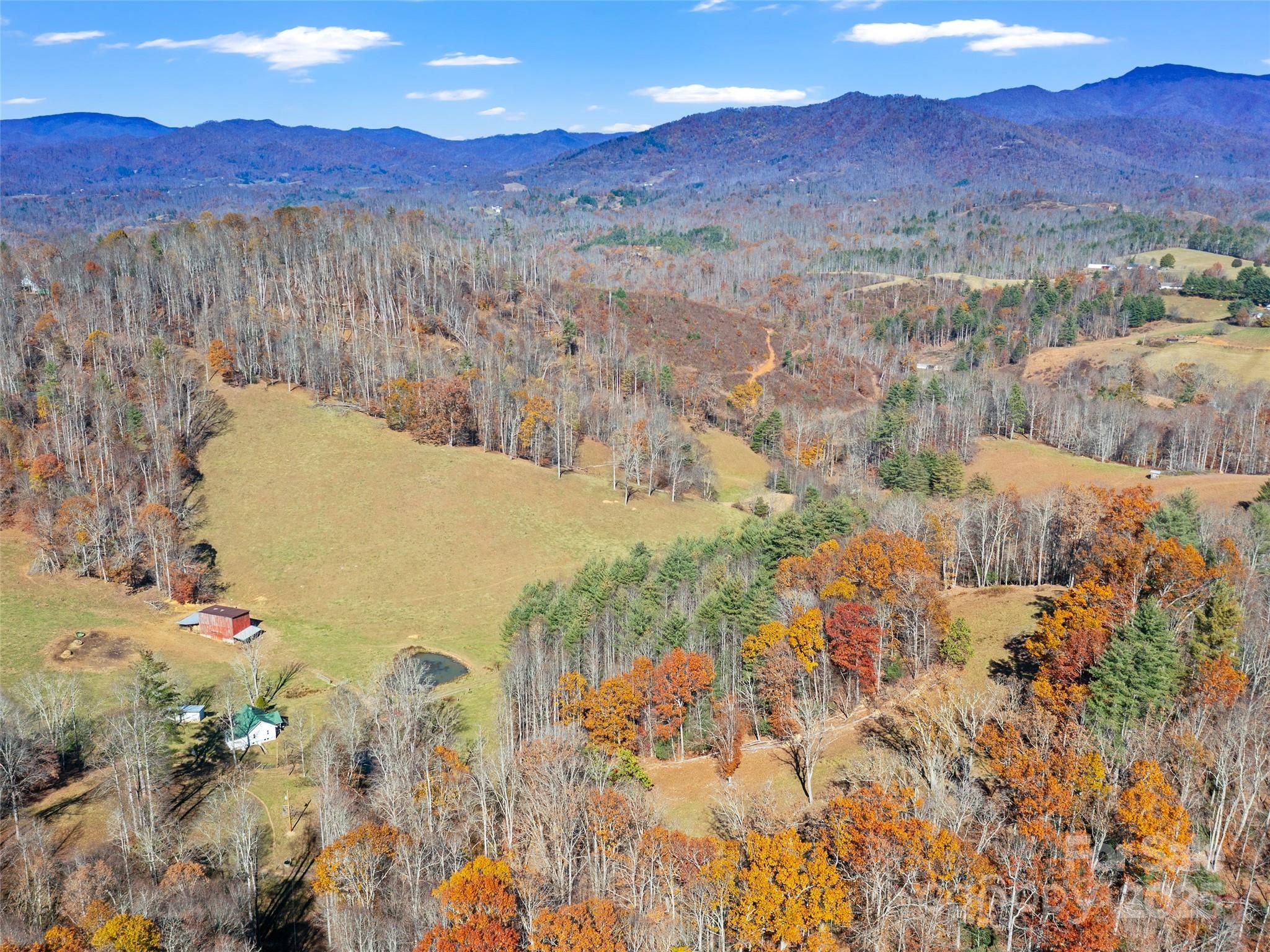 321 Lyle Lane Green Mountain NC 28740