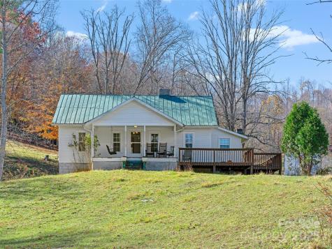 321 Lyle Lane Green Mountain NC 28740