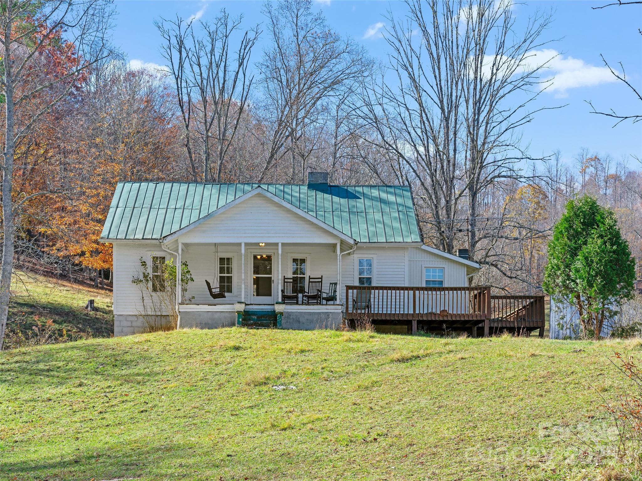 321 Lyle Lane Green Mountain NC 28740
