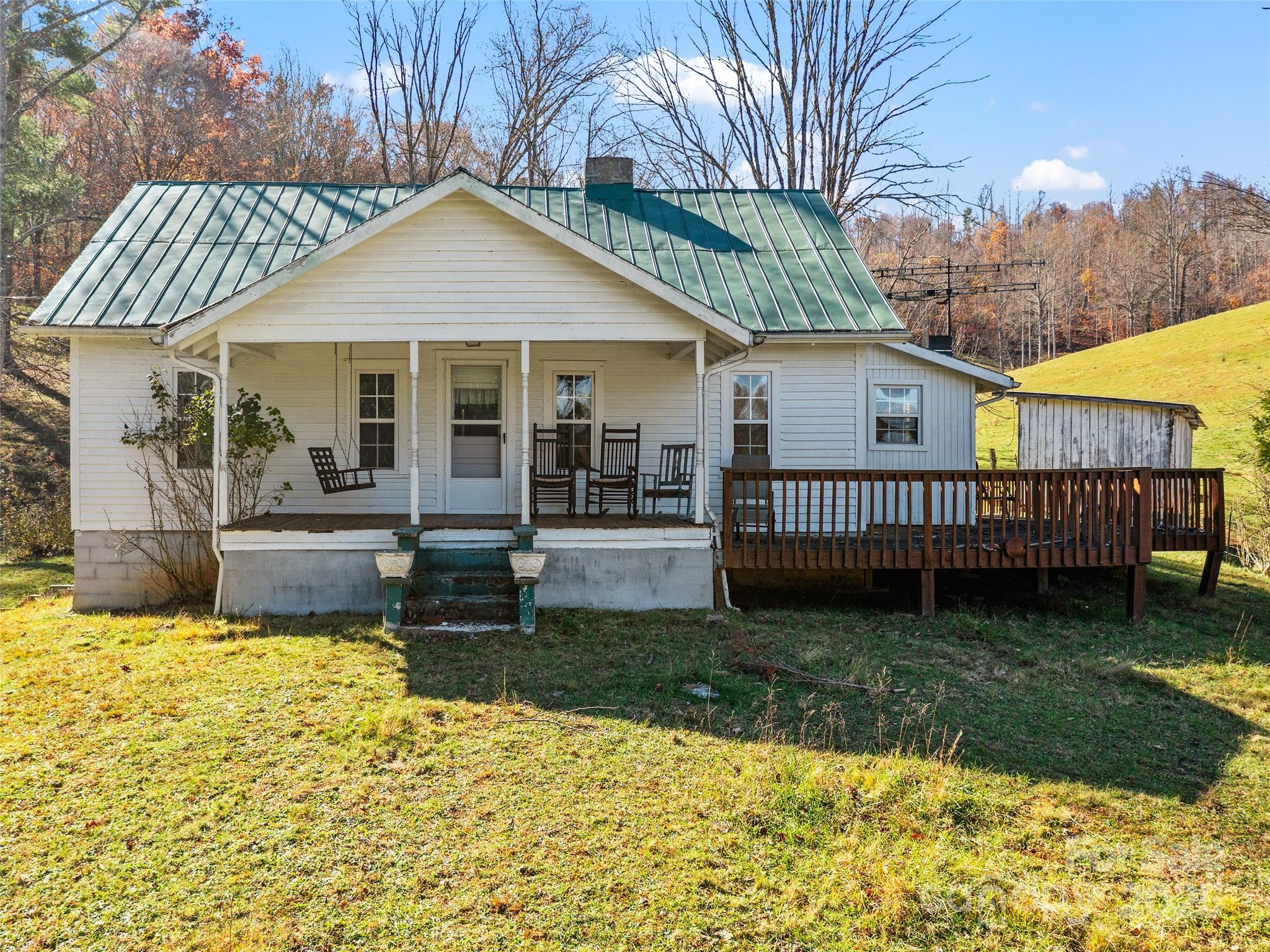 321 Lyle Lane Green Mountain NC 28740