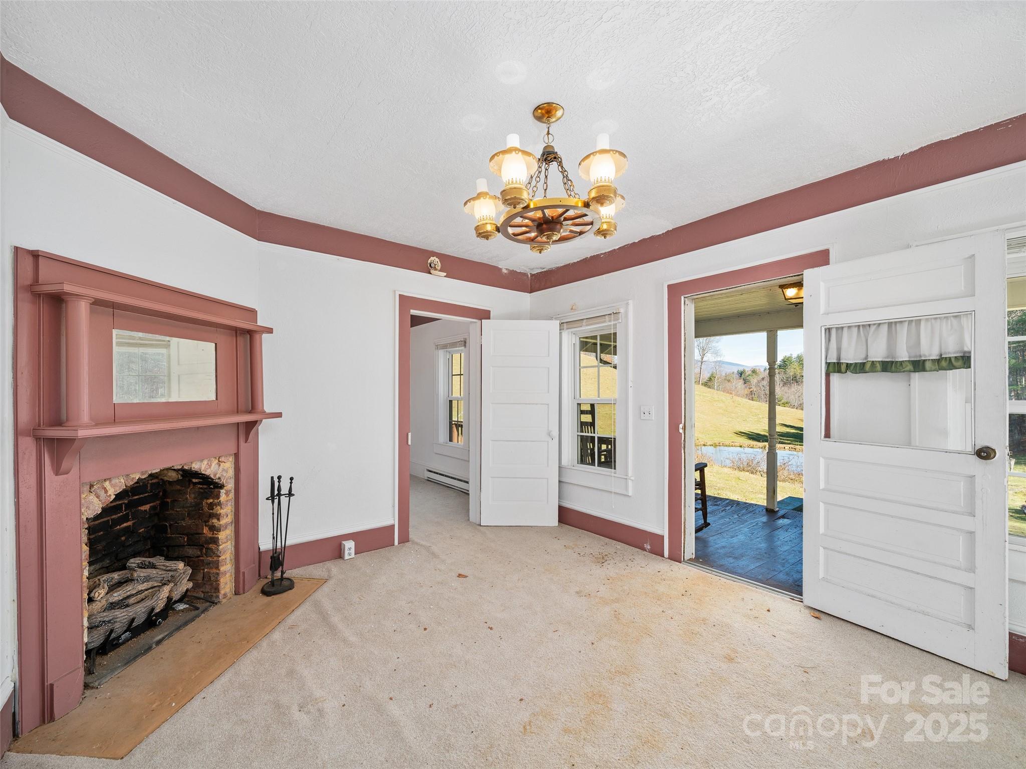 321 Lyle Lane Green Mountain NC 28740