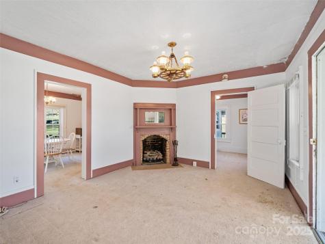 321 Lyle Lane Green Mountain NC 28740
