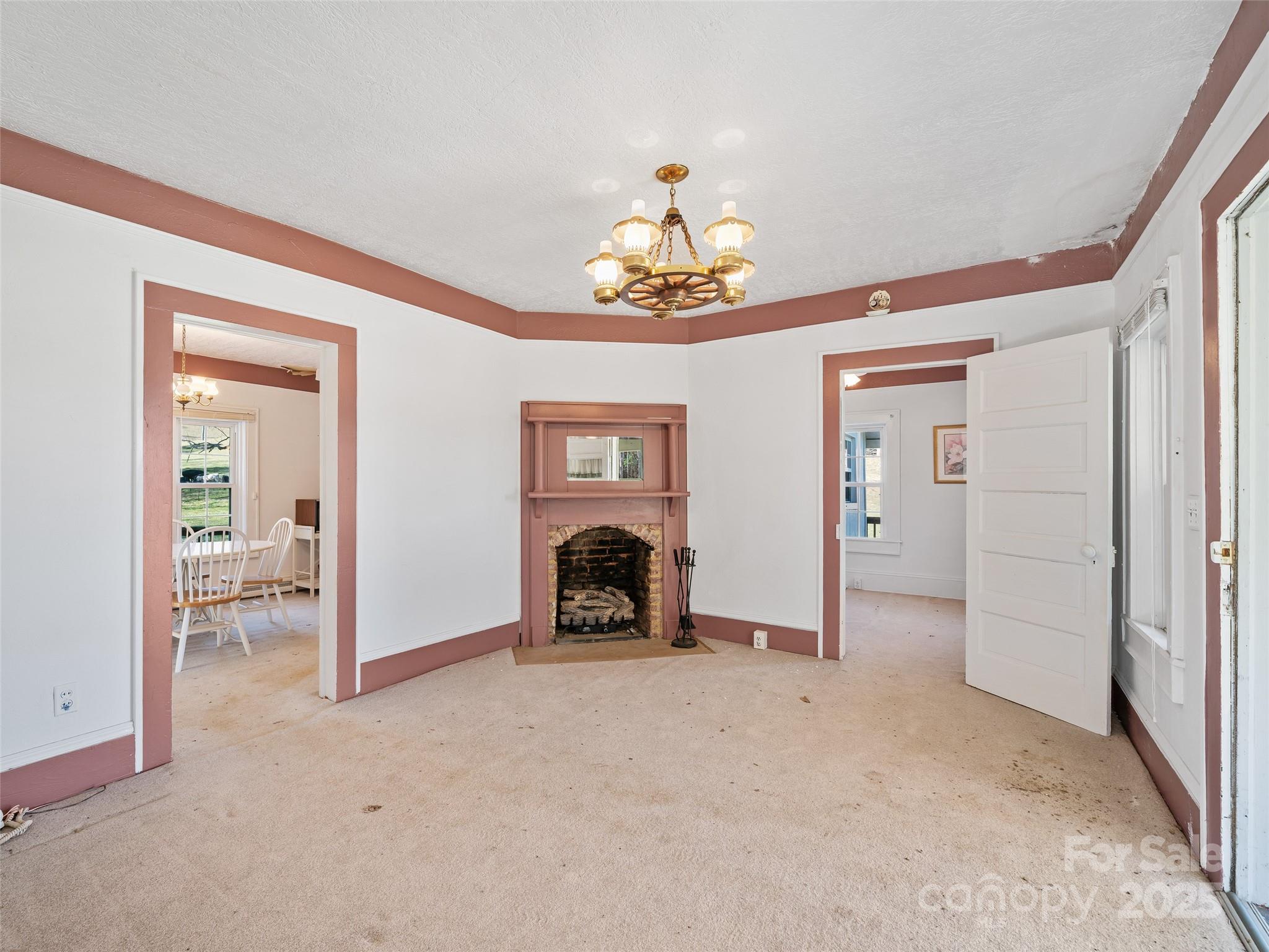 321 Lyle Lane Green Mountain NC 28740