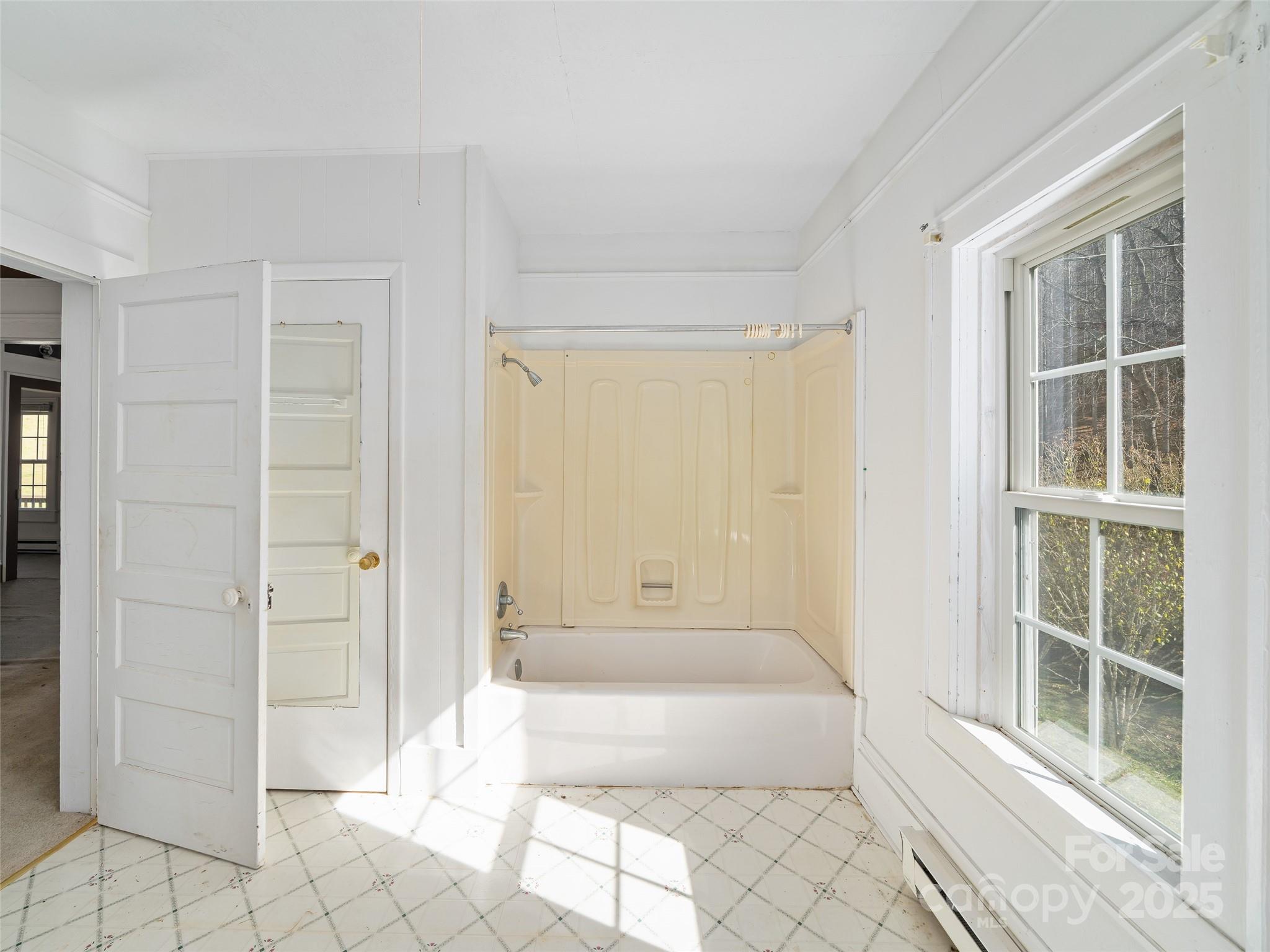 321 Lyle Lane Green Mountain NC 28740