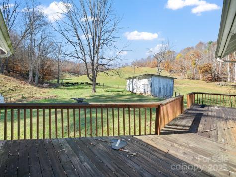 321 Lyle Lane Green Mountain NC 28740