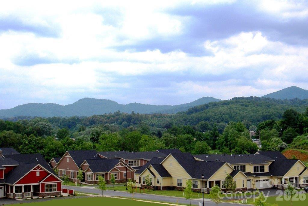 20 Brookstone Place Candler NC 28715
