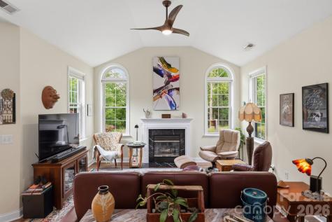 57 Outlook Circle Swannanoa NC 28778