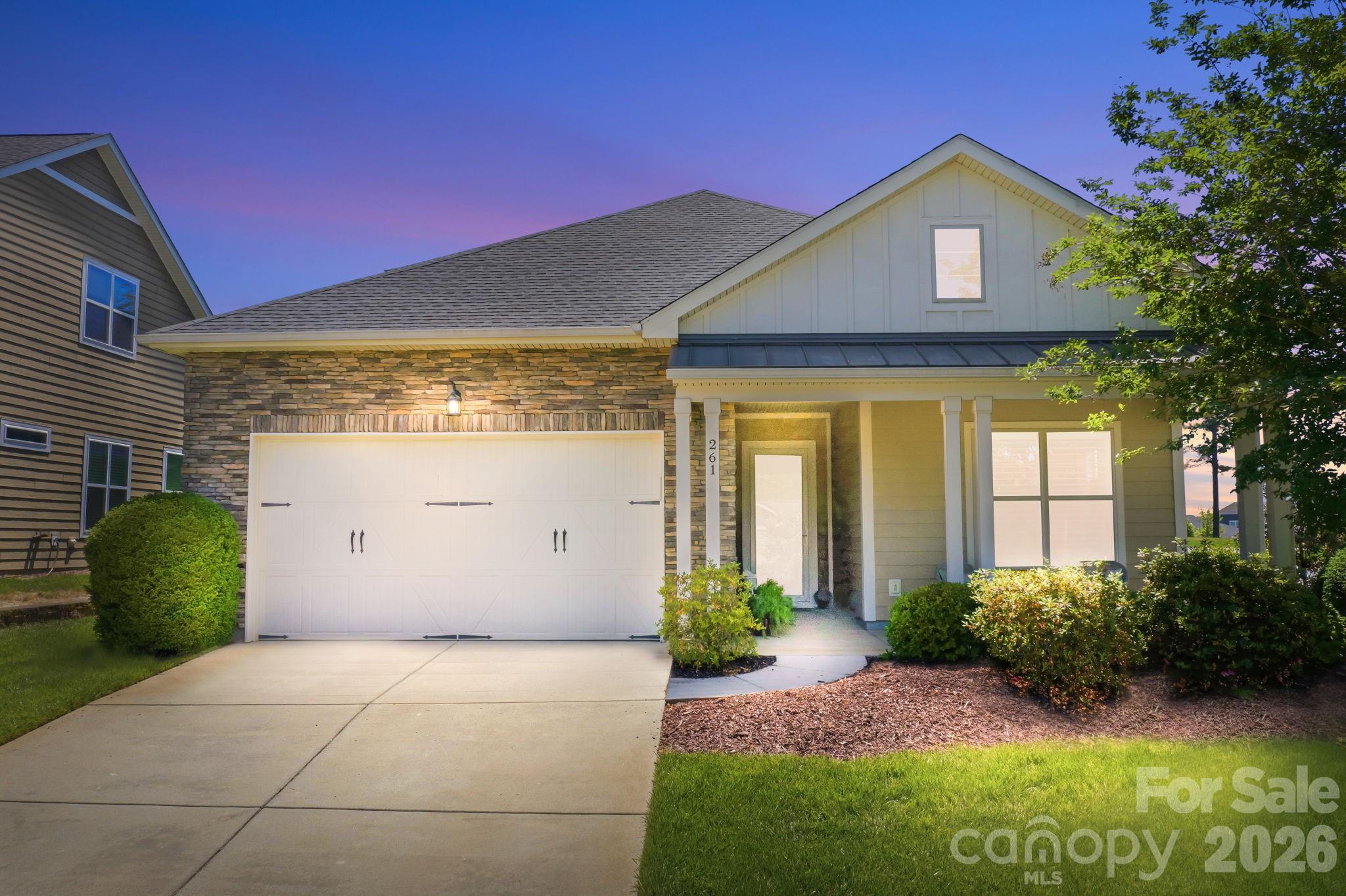 261 Stone Mountain Way Denver NC 28037