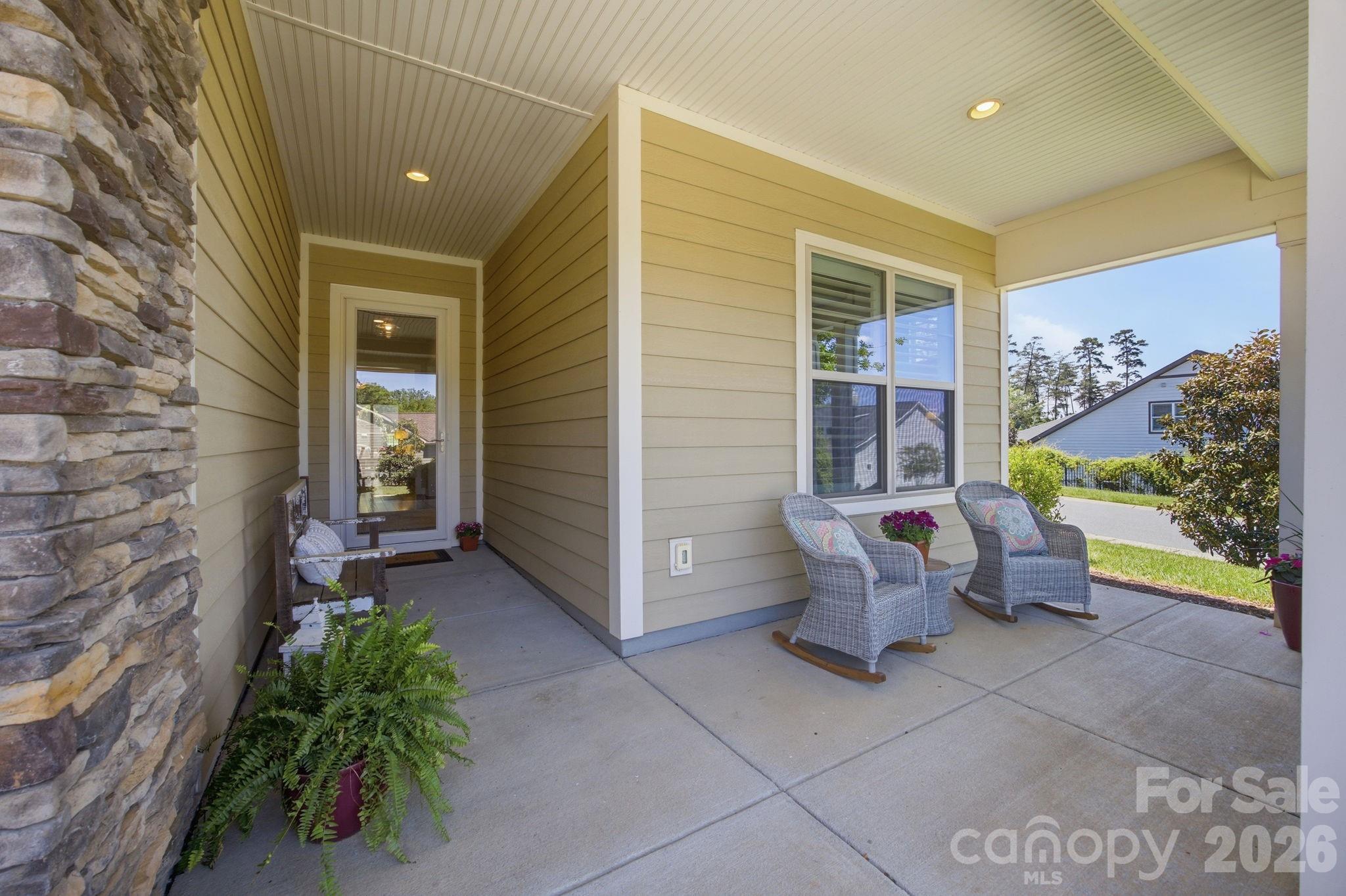 261 Stone Mountain Way Denver NC 28037