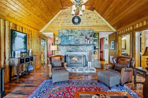 82 Running Ridge Road Asheville NC 28804