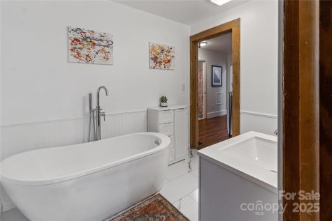 65 Craig Circle Asheville NC 28805