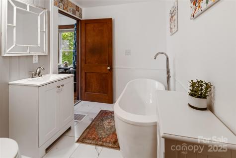 65 Craig Circle Asheville NC 28805
