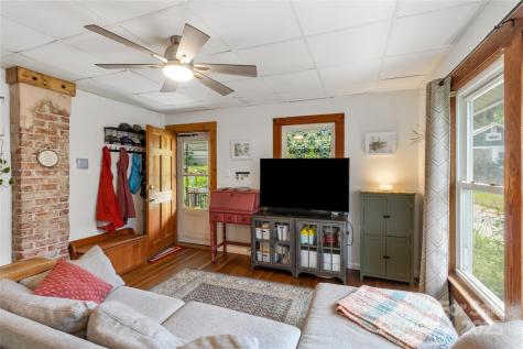 65 Craig Circle Asheville NC 28805