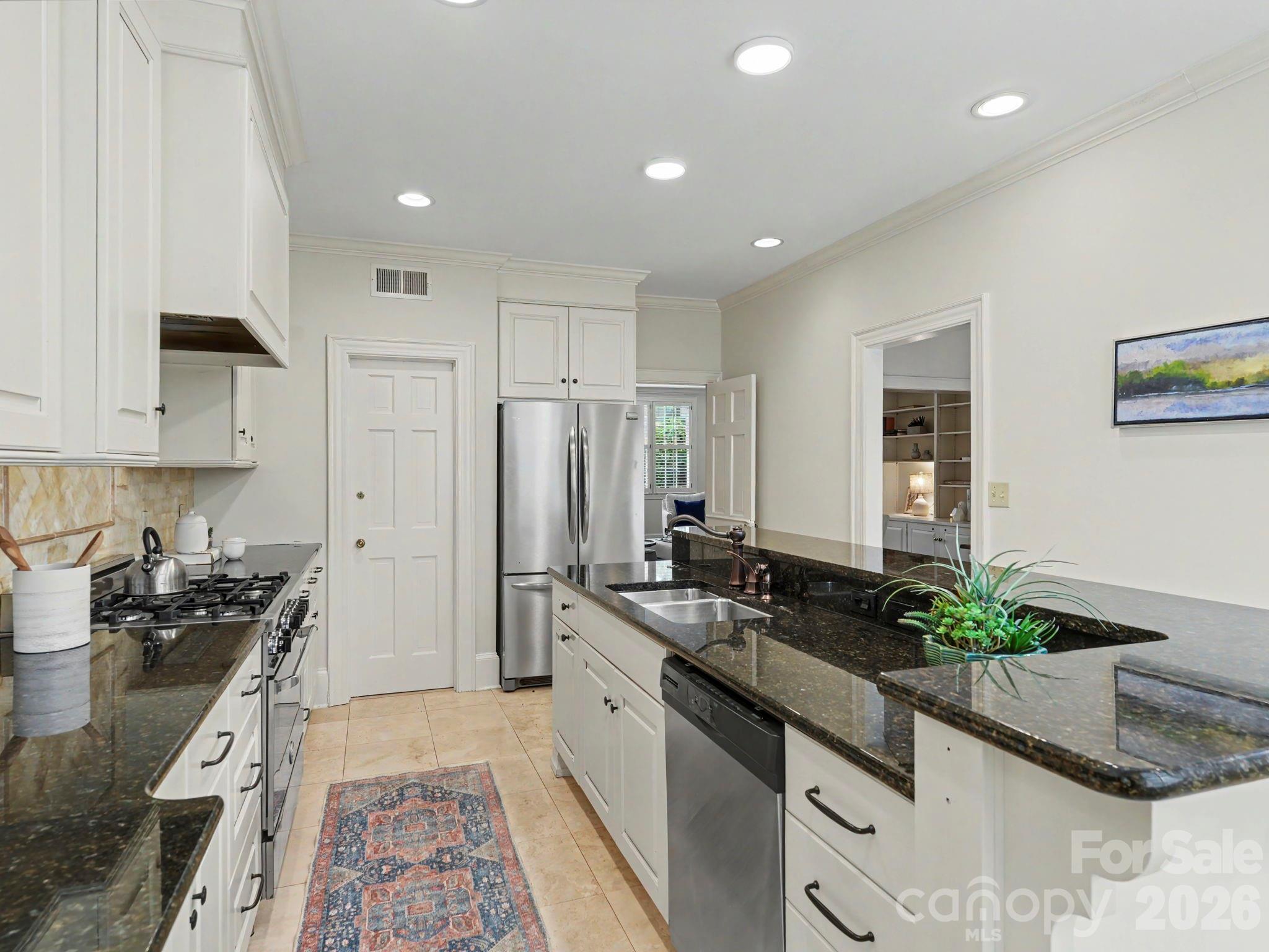 148 Perrin Place Charlotte NC 28207