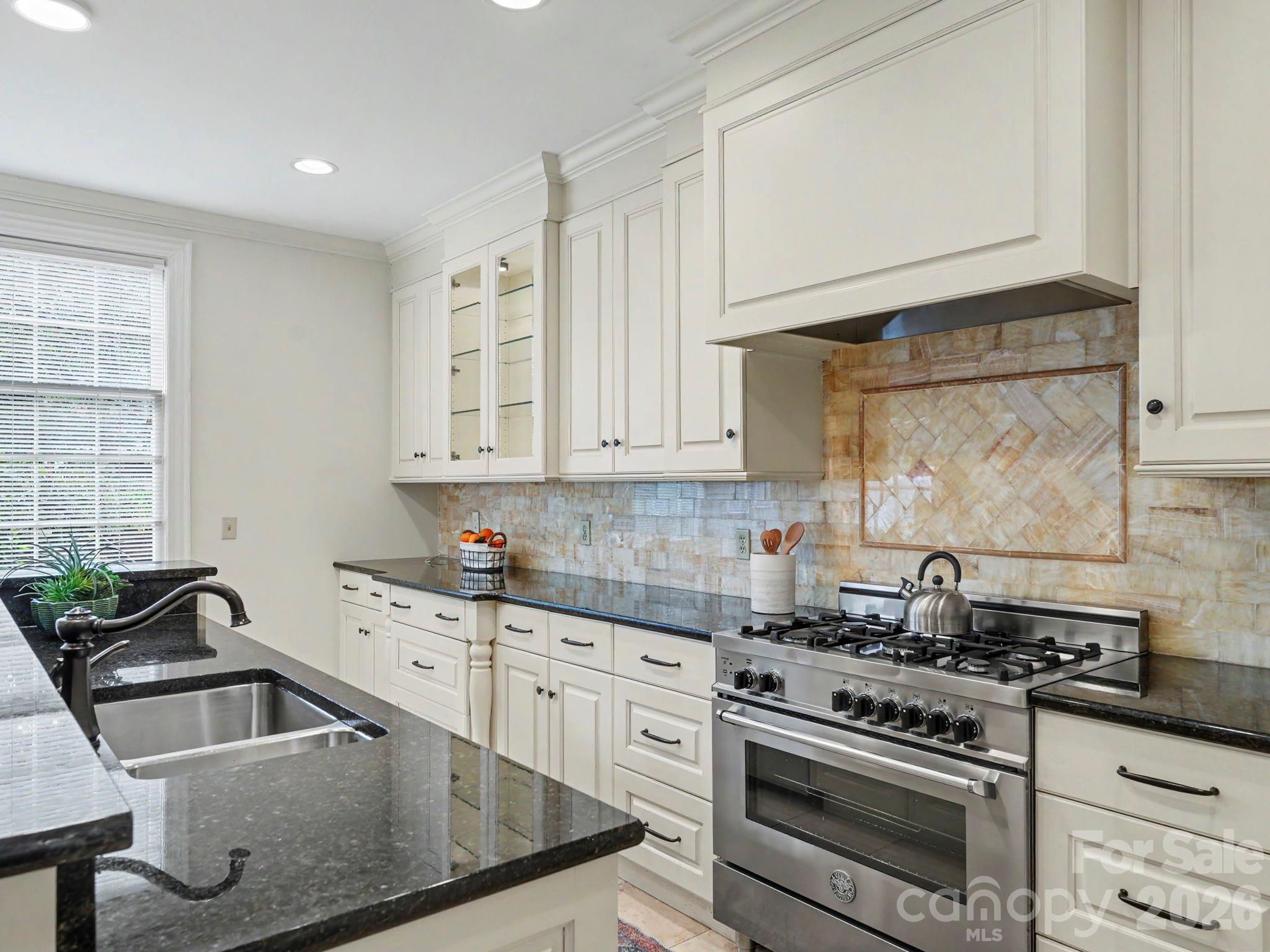 148 Perrin Place Charlotte NC 28207