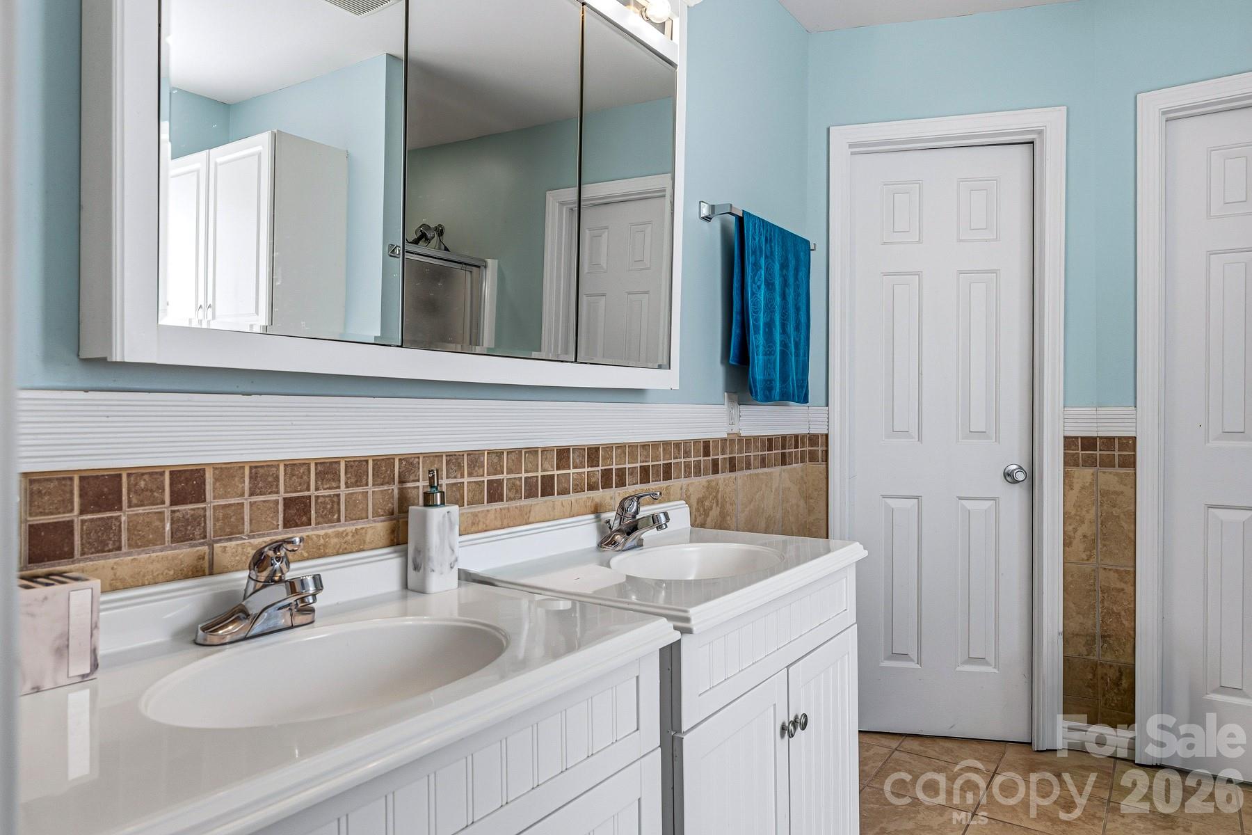 4816 Delprado Circle Charlotte NC 28216