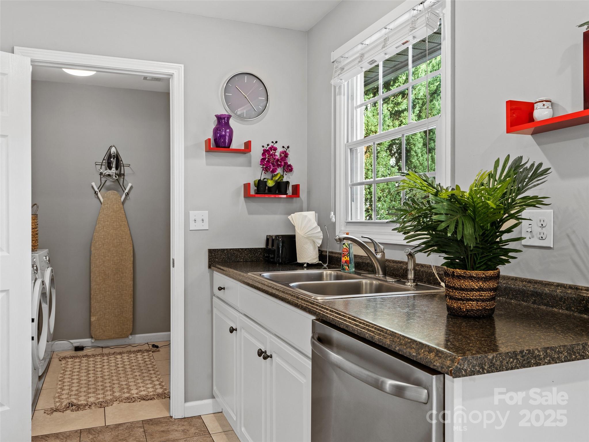 184 Aurora Drive Asheville NC 28805