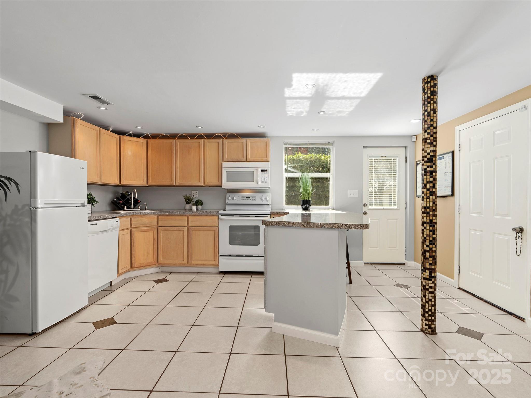 184 Aurora Drive Asheville NC 28805